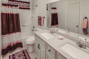 Killeen Home w/ Sunroom ~ 8 Mi to Fort Cavazos!