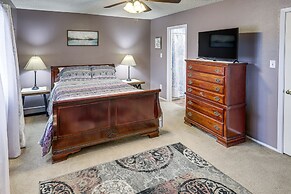 Killeen Home w/ Sunroom ~ 8 Mi to Fort Cavazos!