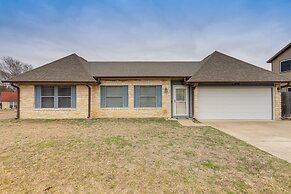 Killeen Home w/ Sunroom ~ 8 Mi to Fort Cavazos!