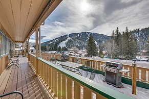 Main Street Red River Condo w/ Fireplace & Views!