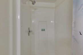 Main Street Red River Condo w/ Fireplace & Views!