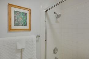 Main Street Red River Condo w/ Fireplace & Views!