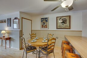 Main Street Red River Condo w/ Fireplace & Views!