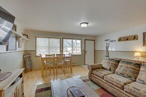 Main Street Red River Condo w/ Fireplace & Views!