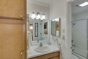 Main Street Red River Condo w/ Fireplace & Views!