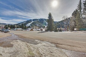 Main Street Red River Condo w/ Fireplace & Views!