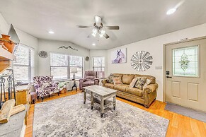 Ruidoso Cabin Rental w/ Hot Tub: Near Midtown!