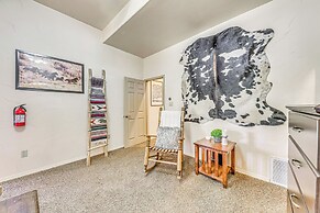 Ruidoso Cabin Rental w/ Hot Tub: Near Midtown!