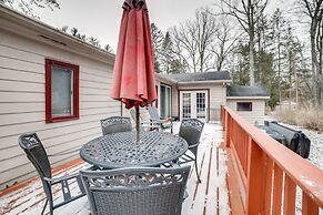 Rector Home w/ Hot Tub ~ 6 Mi to Ligonier!