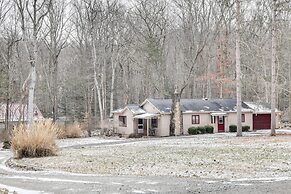 Rector Home w/ Hot Tub ~ 6 Mi to Ligonier!