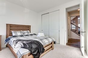 16 Mi to Denver: Spacious Commerce City Home!