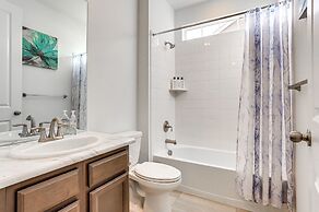 16 Mi to Denver: Spacious Commerce City Home!