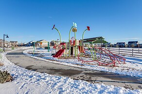 16 Mi to Denver: Spacious Commerce City Home!