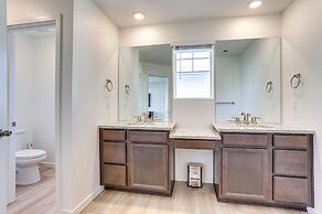 16 Mi to Denver: Spacious Commerce City Home!