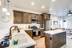 Flagstaff Townhome Near Downtown w/ Mountain Views