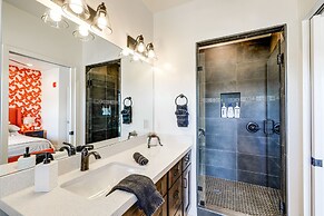 Flagstaff Townhome Near Downtown w/ Mountain Views