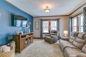 Quaint Howells Retreat - Steps From Main Street!
