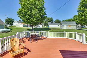 Quaint Howells Retreat - Steps From Main Street!
