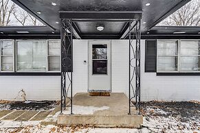 Modern Home ~ 6 Mi to Downtown Indy: Pets Welcome!