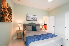 Hot Tub + Fire Pit: Spacious Cape Coral Oasis!