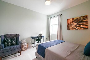 Hot Tub + Fire Pit: Spacious Cape Coral Oasis!