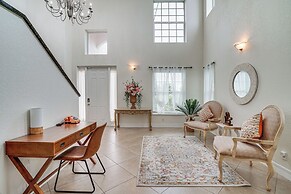 Hot Tub + Fire Pit: Spacious Cape Coral Oasis!