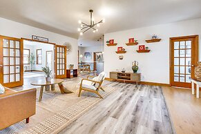 Elegant Pataskala Home w/ Hot Tub & Fire Pit!