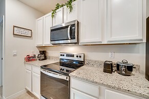 Davenport Home w/ Pool Access, Near Disney!