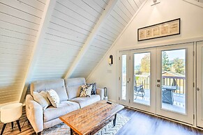 Stylish Bellingham Home w/ Lake + Mountain Views!