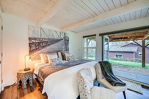 Stylish Bellingham Home w/ Lake + Mountain Views!