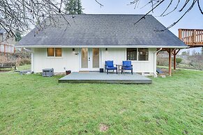Stylish Bellingham Home w/ Lake + Mountain Views!