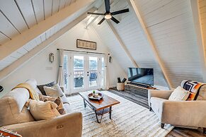 Stylish Bellingham Home w/ Lake + Mountain Views!