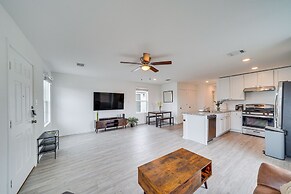 Pet-friendly San Antonio Home ~ 9 Mi to Lackland!