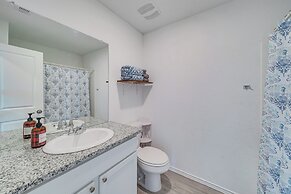Pet-friendly San Antonio Home ~ 9 Mi to Lackland!