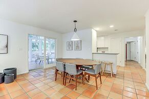 Sunny Gainesville Home ~ Half-mi to UF Campus!