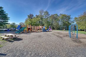 Fire Pit, Pool & Beach Access: Tobyhanna Home!