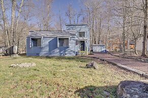 Fire Pit, Pool & Beach Access: Tobyhanna Home!