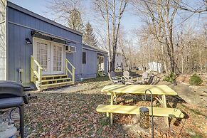 Fire Pit, Pool & Beach Access: Tobyhanna Home!