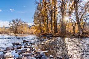 Bright Ketchum Retreat w/ Views & Private Hot Tub!