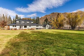 Bright Ketchum Retreat w/ Views & Private Hot Tub!