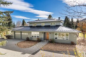 Bright Ketchum Retreat w/ Views & Private Hot Tub!