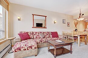 Tx202 Taylors Crossing 1 Bedroom Condo by RedAwning