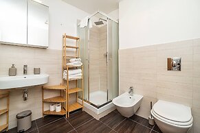 Lavish And Chic Duplex Apartment for Families and Couples