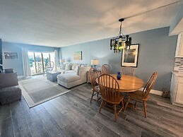 237 El Matador 2 Bedroom Condo by RedAwning