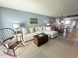 237 El Matador 2 Bedroom Condo by RedAwning