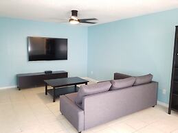206 10 St- All 2 Bedroom Home by RedAwning