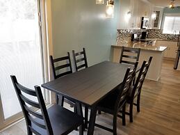 206 10 St- All 2 Bedroom Home by RedAwning