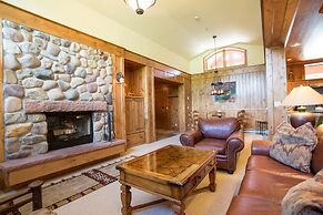 4416 - Two Bedroom Deluxe Creekside Condominiums 2 Condo by RedAwning