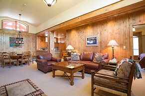 4416 - Two Bedroom Deluxe Creekside Condominiums 2 Condo by RedAwning