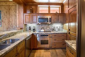 4416 - Two Bedroom Deluxe Creekside Condominiums 2 Condo by RedAwning